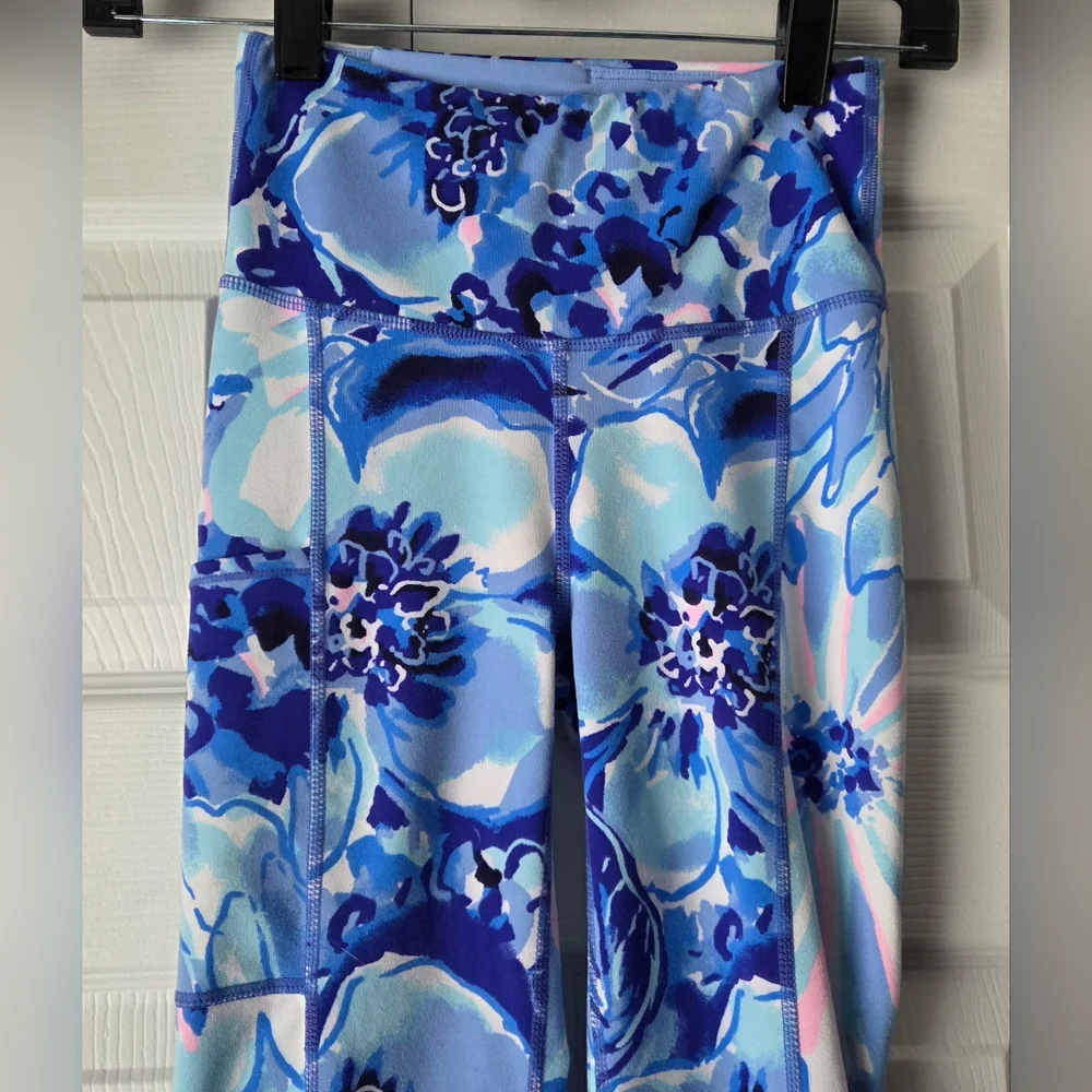 Lilly Pulitzer Blue Floral High-Rise Leggings - Picture 3 of 11